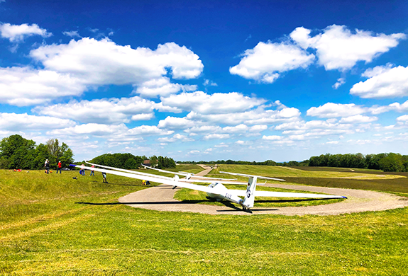 Segelflugzeug auf dem Flugplatz Hornberg